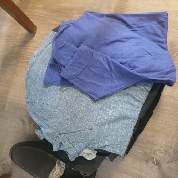 Shirts - Picture 3 of 4